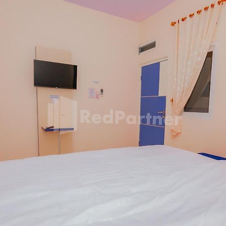 Ungu Kangen Hotel Bogor Mitra Reddoorz Luaran gambar