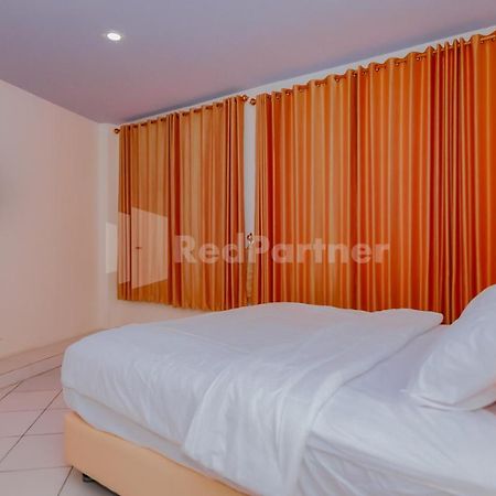 Ungu Kangen Hotel Bogor Mitra Reddoorz Luaran gambar