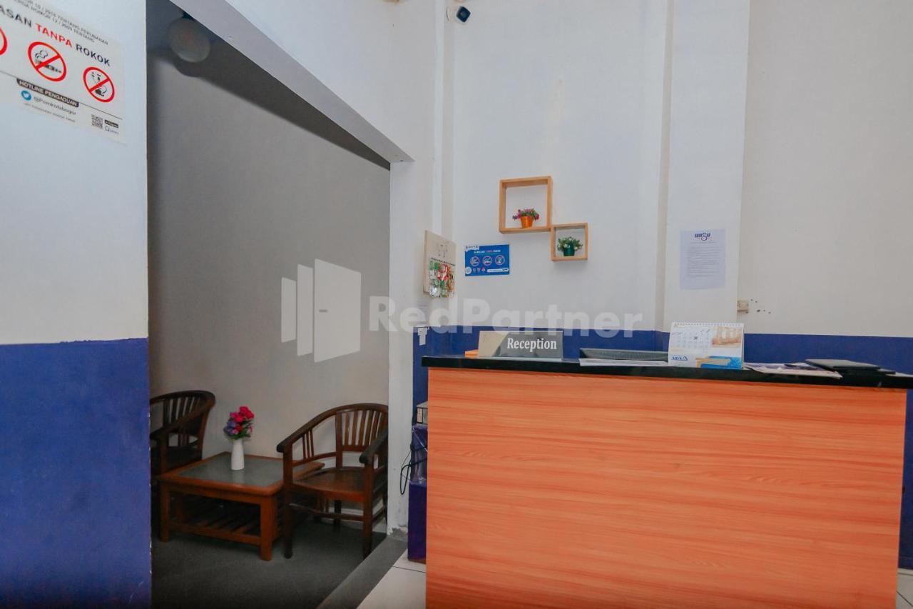 Ungu Kangen Hotel Bogor Mitra Reddoorz Luaran gambar