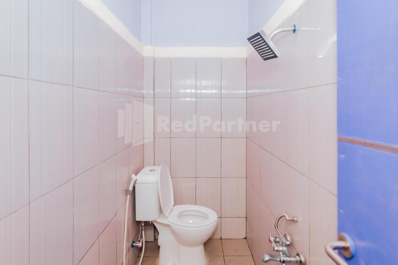 Ungu Kangen Hotel Bogor Mitra Reddoorz Luaran gambar