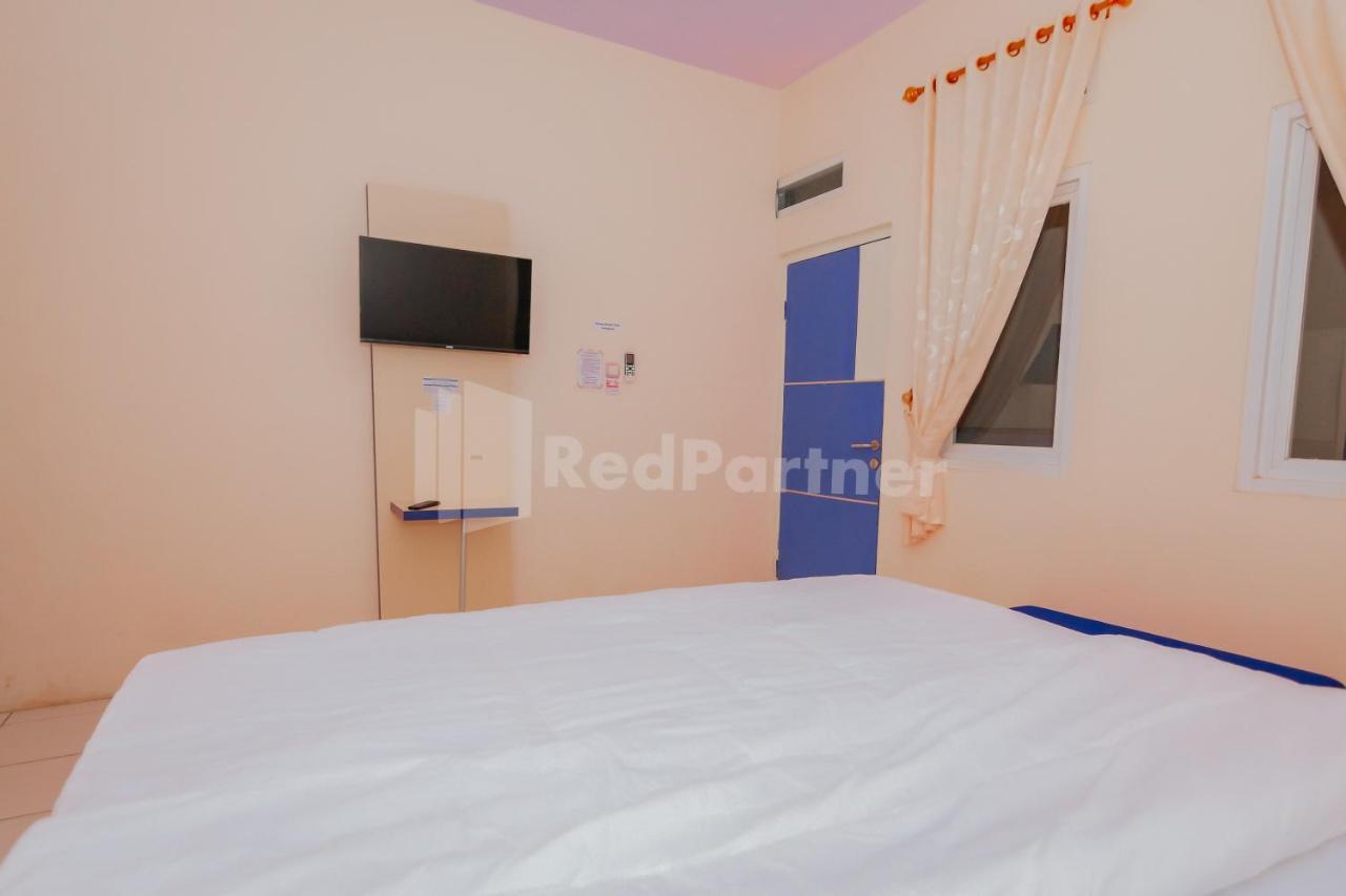 Ungu Kangen Hotel Bogor Mitra Reddoorz Luaran gambar
