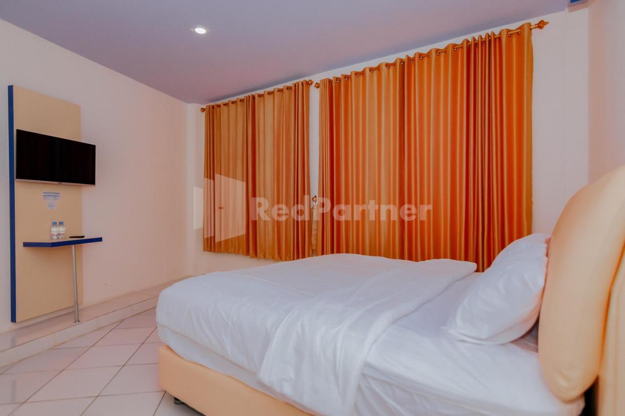 Ungu Kangen Hotel Bogor Mitra Reddoorz Luaran gambar